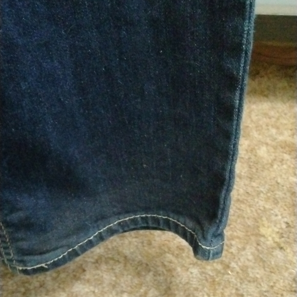 Jeans or tank top - Picture 2 of 4